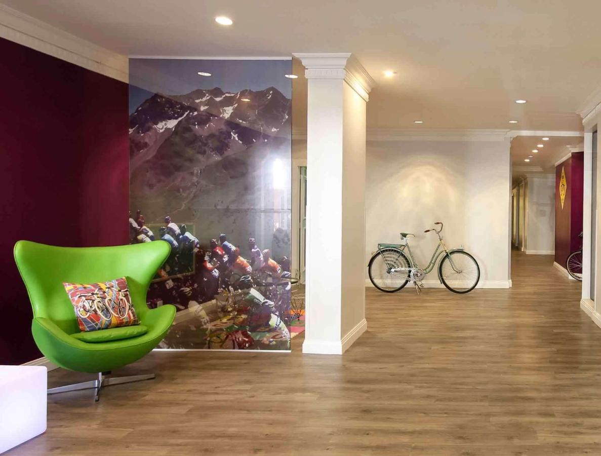 Ibis Styles Жоинвили Экстерьер фото